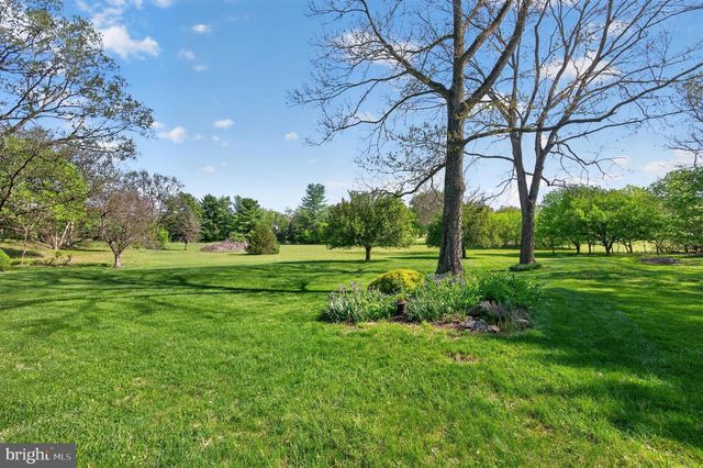 250 MEADOW RIDGE DR, Shepherdstown, WV 25443