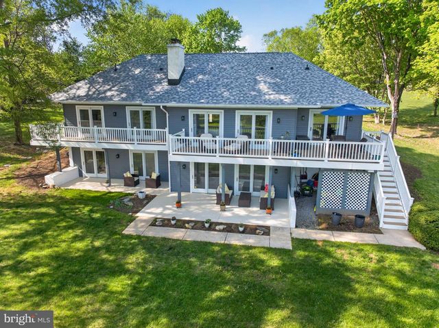 250 MEADOW RIDGE DR, Shepherdstown, WV 25443