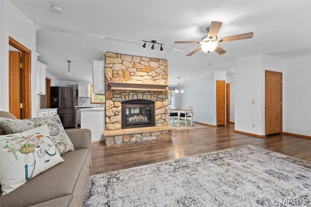 757 Birkhead Road, Winfield, MO 63389