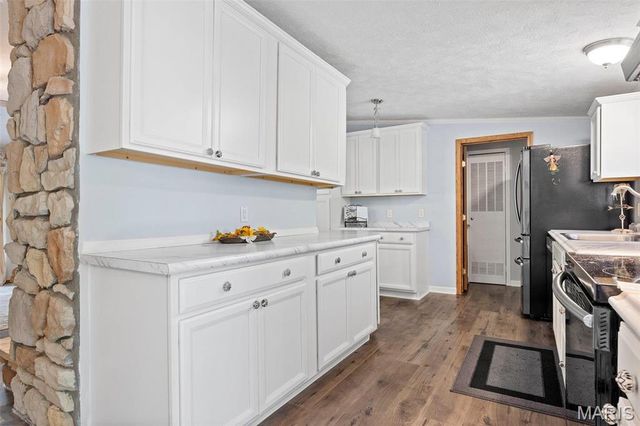 757 Birkhead Road, Winfield, MO 63389