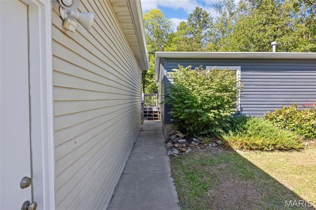 757 Birkhead Road, Winfield, MO 63389