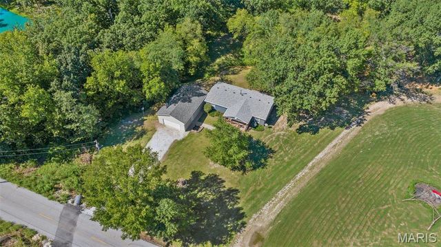 757 Birkhead Road, Winfield, MO 63389