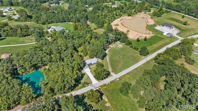 757 Birkhead Road, Winfield, MO 63389