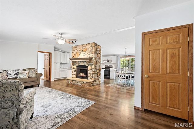 757 Birkhead Road, Winfield, MO 63389