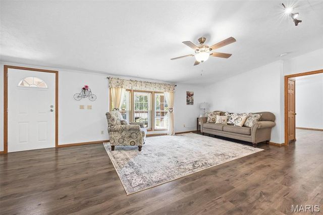 757 Birkhead Road, Winfield, MO 63389