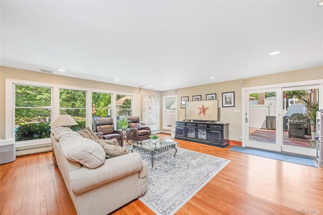 83 Village Line Road, Babylon, NY 11702