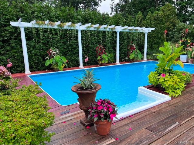 83 Village Line Road, Babylon, NY 11702