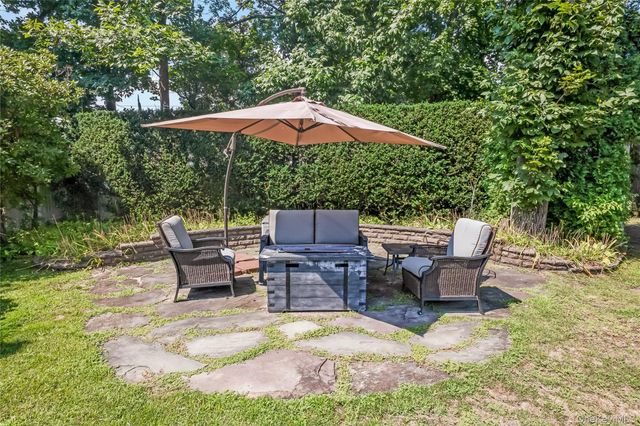 83 Village Line Road, Babylon, NY 11702