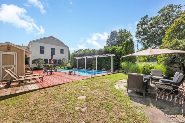 83 Village Line Road, Babylon, NY 11702