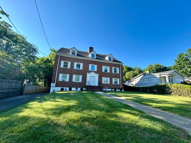 2703 Broad ST, Roanoke, VA 24012