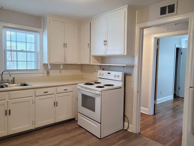 2703 Broad ST, Roanoke, VA 24012