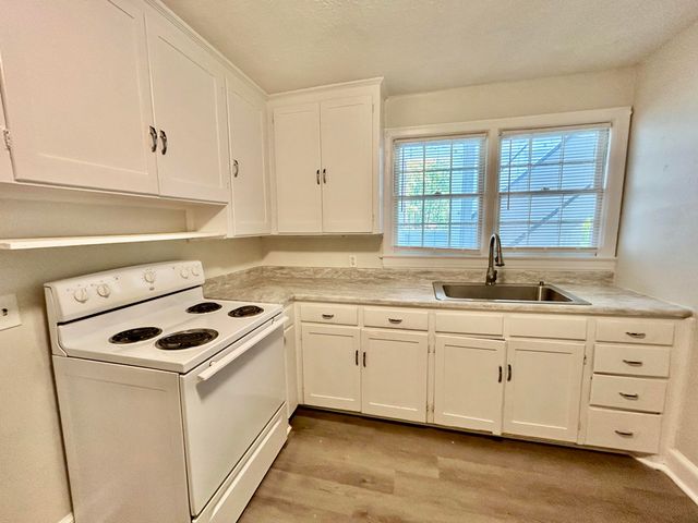 2703 Broad ST, Roanoke, VA 24012