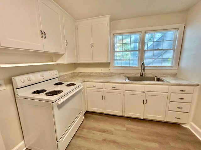 2703 Broad ST, Roanoke, VA 24012