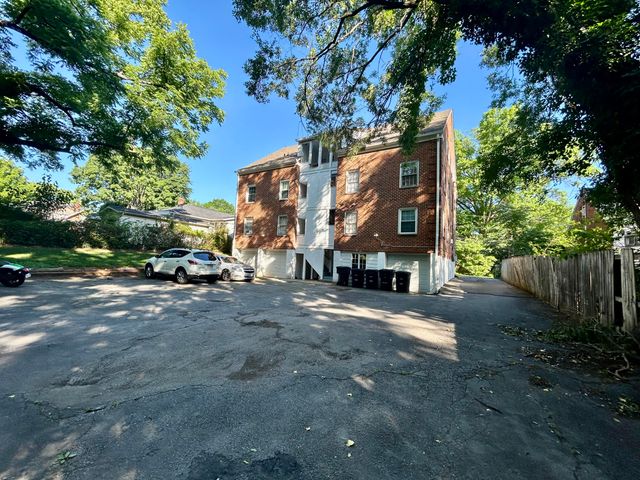 2703 Broad ST, Roanoke, VA 24012