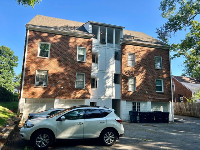 2703 Broad ST, Roanoke, VA 24012