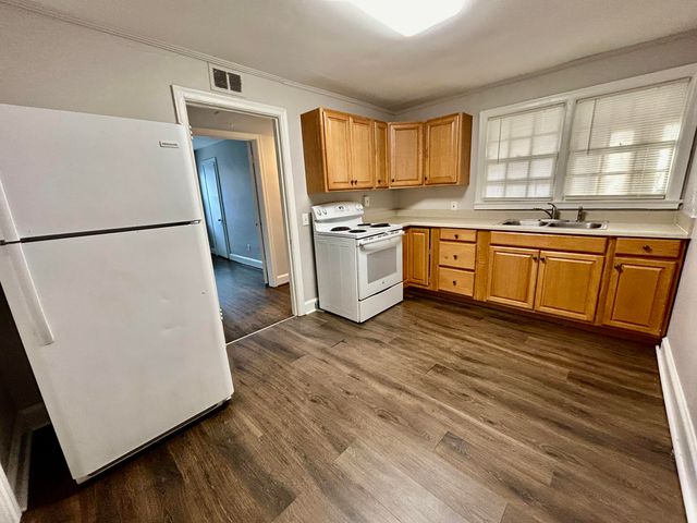 2703 Broad ST, Roanoke, VA 24012