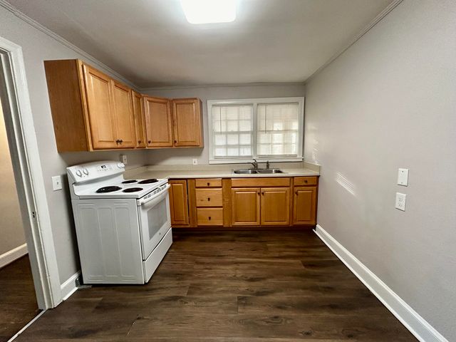 2703 Broad ST, Roanoke, VA 24012