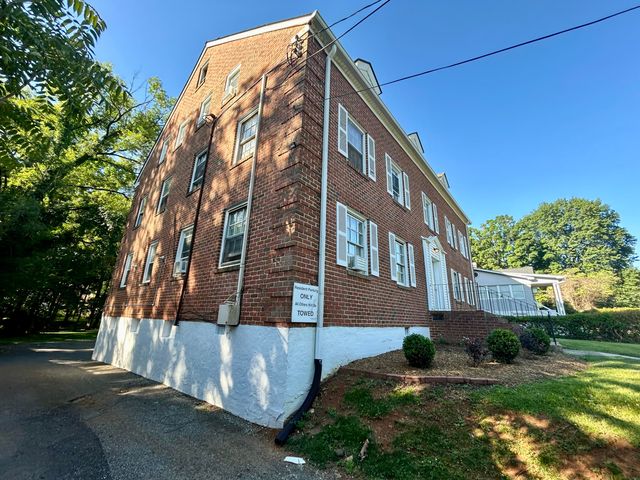 2703 Broad ST, Roanoke, VA 24012