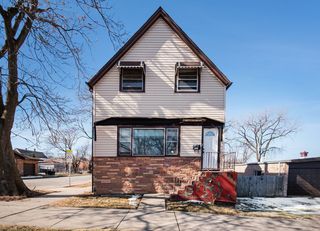 9158 S Clyde Avenue, Chicago, IL 60617
