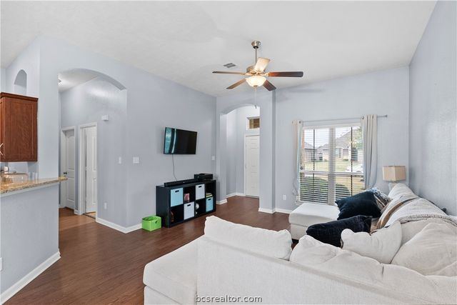 2054 Positano Loop, Bryan, TX 77808