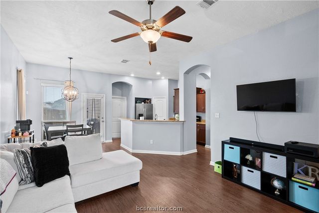 2054 Positano Loop, Bryan, TX 77808