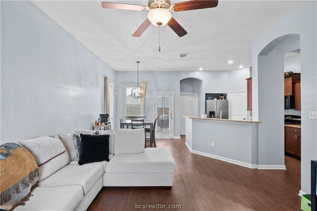 2054 Positano Loop, Bryan, TX 77808