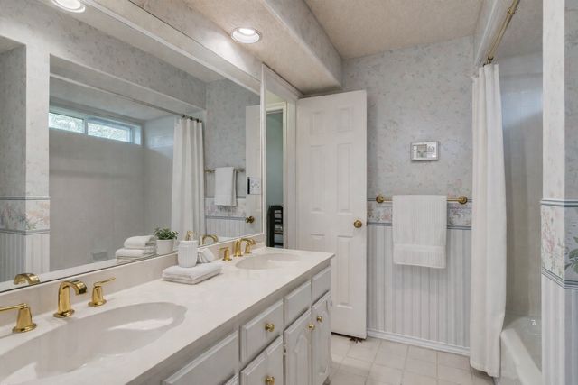 1500 Mission Hills Lane, Corinth, TX 76210