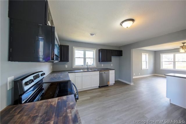 491 W Cross Street, Austin, IN 47102