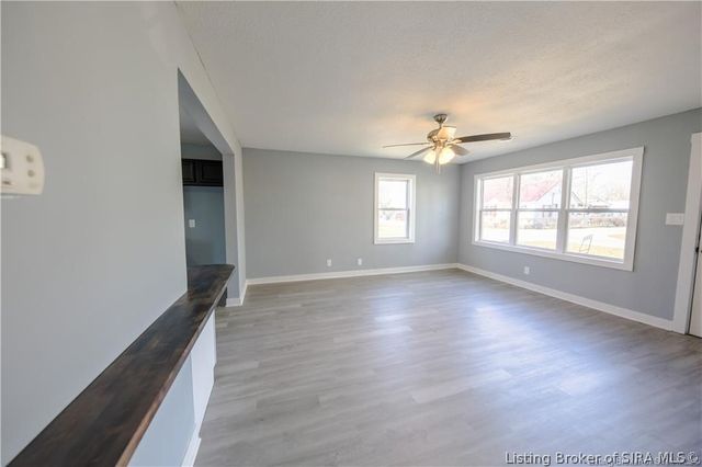 491 W Cross Street, Austin, IN 47102