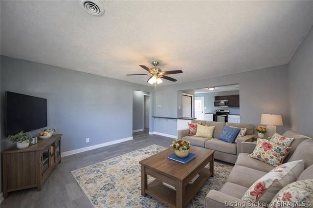 491 W Cross Street, Austin, IN 47102