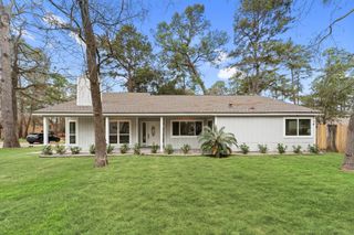 2 Dewthread Court, The Woodlands, TX 77380