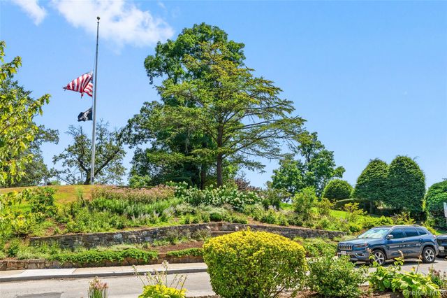 14 N Chatsworth Avenue 4M, Larchmont, NY 10538