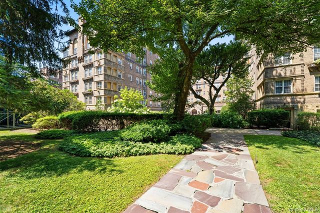 14 N Chatsworth Avenue 4M, Larchmont, NY 10538