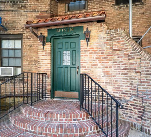 14 N Chatsworth Avenue 4M, Larchmont, NY 10538