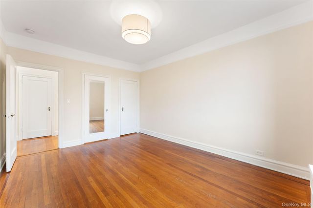 14 N Chatsworth Avenue 4M, Larchmont, NY 10538