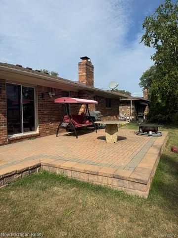 4966 Peachtree Drive, Sterling Heights, MI 48310