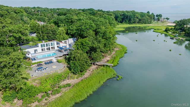 20 Bevin Road, Northport, NY 11768