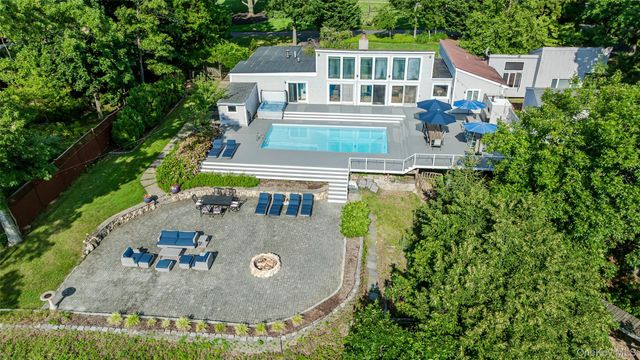 20 Bevin Road, Northport, NY 11768