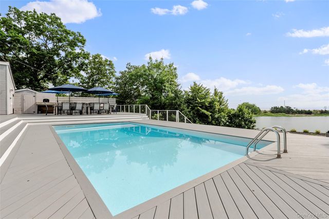 20 Bevin Road, Northport, NY 11768