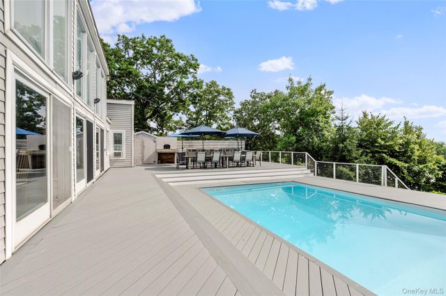 20 Bevin Road, Northport, NY 11768