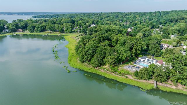 20 Bevin Road, Northport, NY 11768
