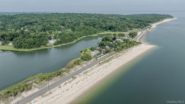 20 Bevin Road, Northport, NY 11768