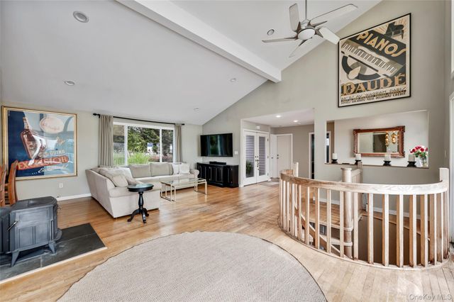 20 Bevin Road, Northport, NY 11768