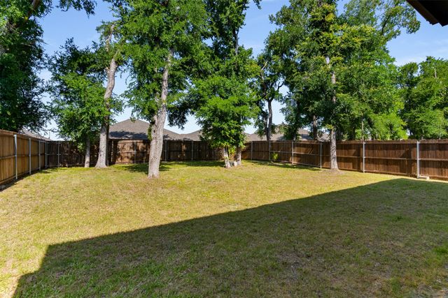 535 Svenson Lane, Lavon, TX 75166