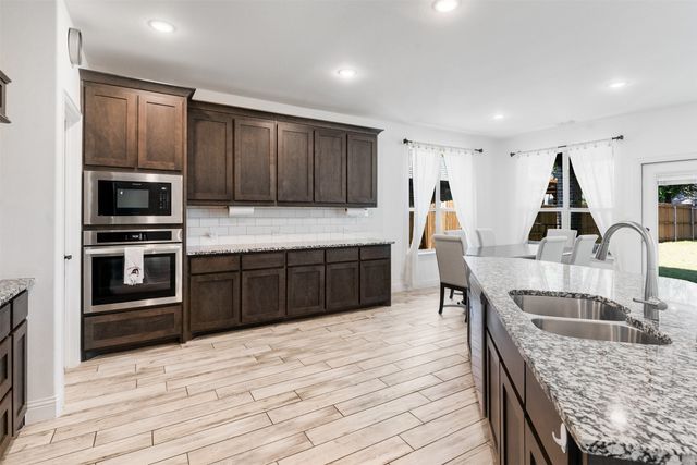 535 Svenson Lane, Lavon, TX 75166