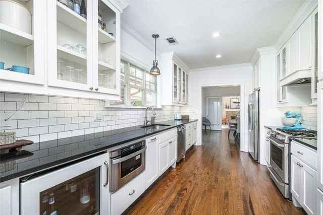 2532 Greene Avenue, Fort Worth, TX 76109