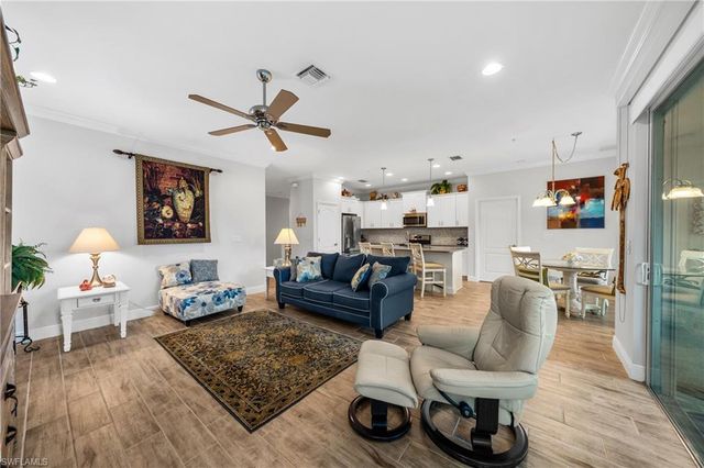 6981 Avalon CIR 1208, Naples, FL 34112