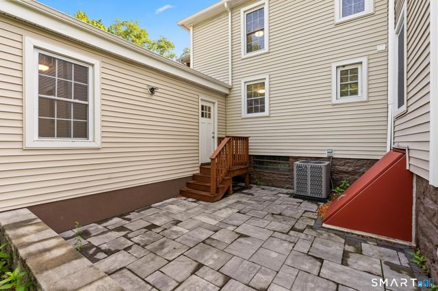 324 Washington Street Apt. 1, Middletown, CT 06457