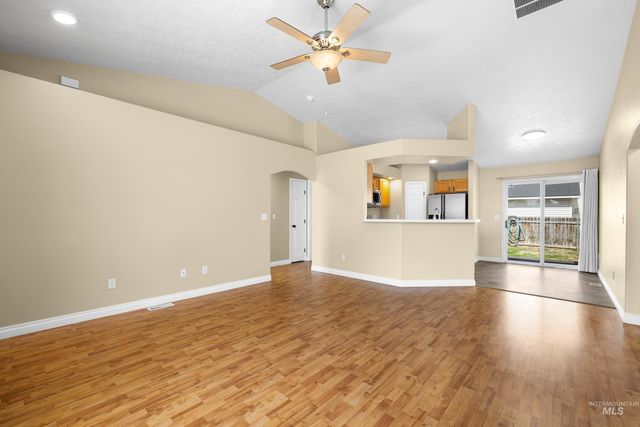 2016 W Curlew Street, Nampa, ID 83651