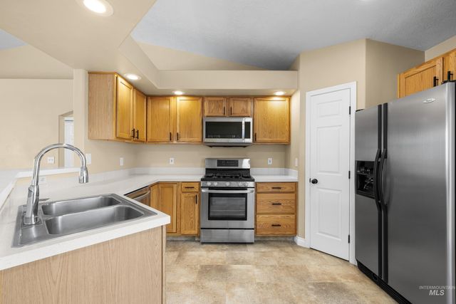 2016 W Curlew Street, Nampa, ID 83651